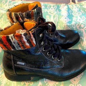 Comfortiva short black boots with cute trim